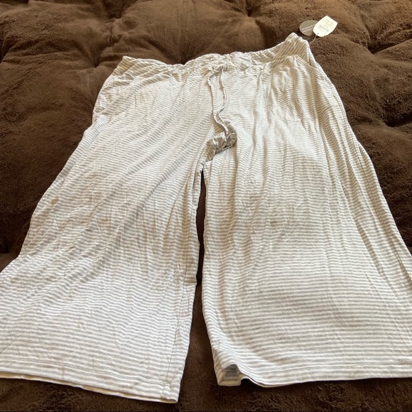 Secret treasures sleep set nwt - Picture 6 of 7